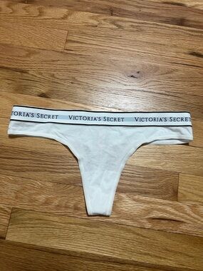 ⭐️ victoria’s secret thong